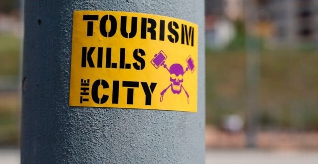 Cuidado con la turismofobia, es otra manipulación más del sistema.