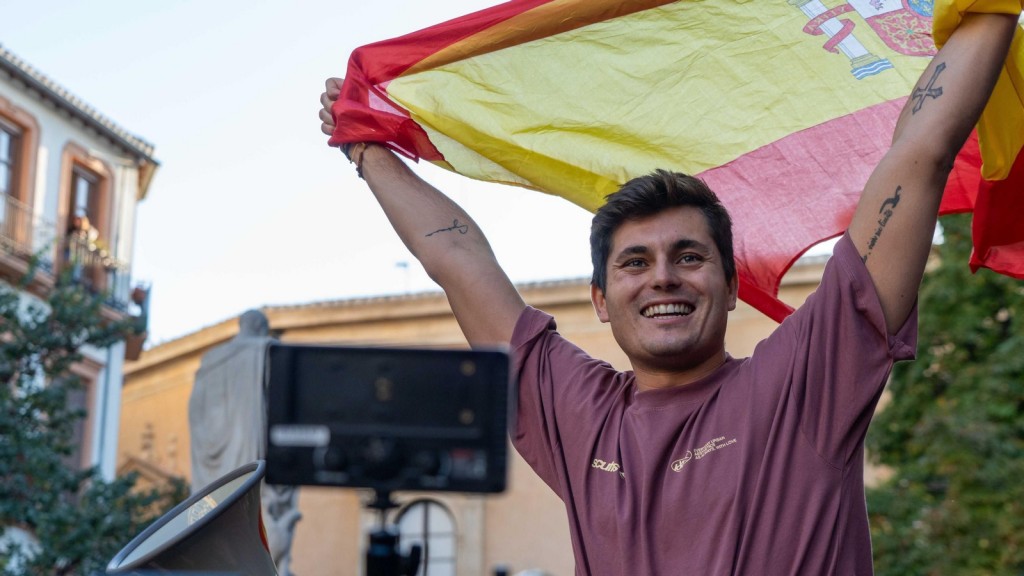 160759f3-3a3c-4f9e-936f-7a00373262f0_source-aspect-ratio_1600w_0